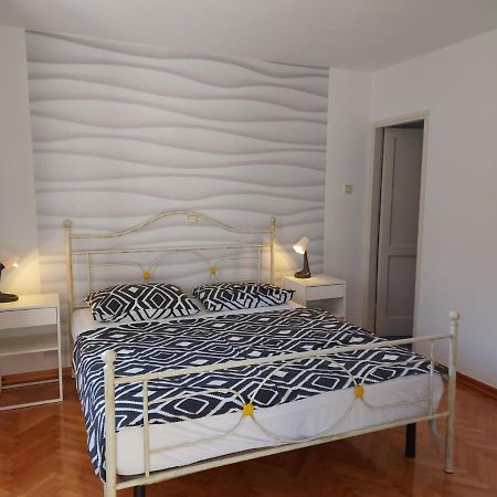 Kuca Luce-Soba Br.3 Hotel มาลีโลชินจ์ ภายนอก รูปภาพ